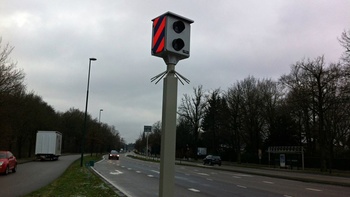 Een_flitspaal_in_Aalst-Waalre.jpg Een_flitspaal_in_Aalst-Waalre.jpg